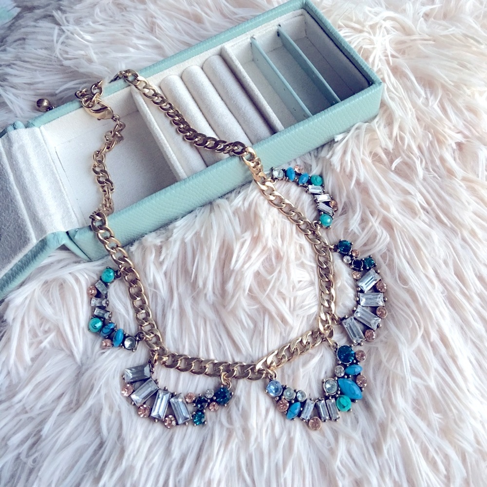🆕 Blue Crystal Bib Necklace - Picture 2 of 7